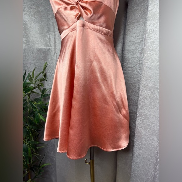Lulus Dream of Dancing Coral Satin Twist-Front Skater Dress Women’s Sz M - Picture 7 of 14